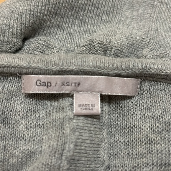 GAP Heather Grey Buttoned Cardigan - Picture 3 of 5